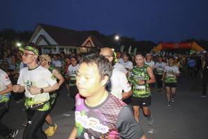 BIB: 
                            <button type="button" onclick="openModal(3530036)" class="btn btn-primary btn-sm float-right btn-popup" data-toggle="modal" data-target=".modal-high-quality">
                        <i class="fas fa-shopping-cart"></i> Add to Cart
                    </button>
                                            <button type="button" onclick="isThisMe(3530036, true)" class="btn btn-success btn-sm float-right btn-popup btn-isme hidden" data-toggle="tooltip" data-placement="bottom" title="นี่คือรูปของคุณใช่ไหม คลิกที่นี่เพื่อเอาเข้าอัลบั้ม">
                        <i class="fas fa-plus"></i> Add to album
                    </button>
                    <button type="button" onclick="isThisMe(3530036, false)" class="btn btn-warning btn-sm float-right btn-popup btn-isnotme hidden">
                        <i class="fas fa-ban"></i> Remove from album
                    </button>